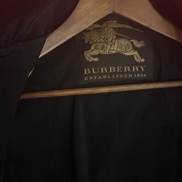 Burberry Prorsum coat. Made in Italy Size 40. US size 4. Black. Ex. condition. - Picture 4 of 9